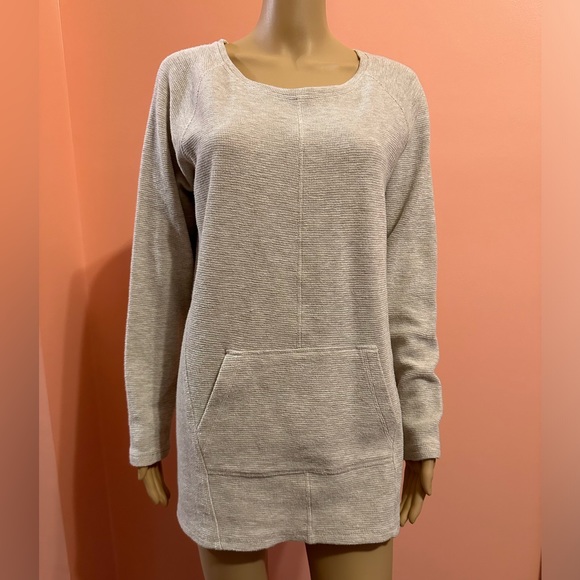 Women’s Liz Claiborne Sweater, Size Medium - Picture 1 of 10